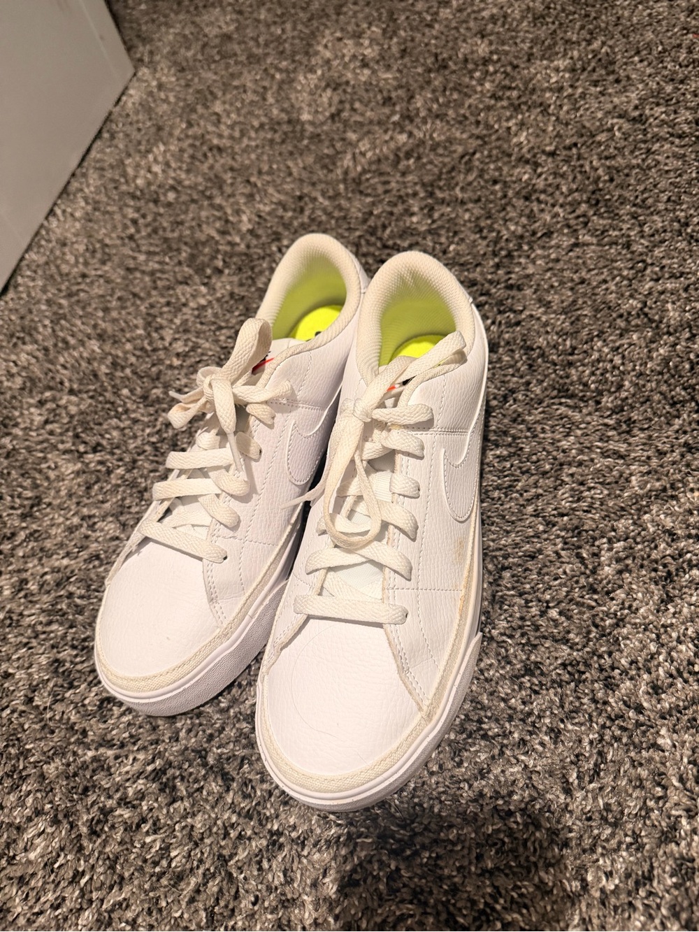 Nike Women’s White Sneakers with Neon Yellow Lining